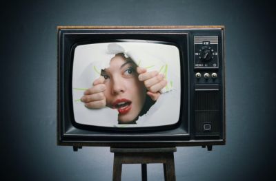 Основные игроки платного ТВ вновь размещают рекламу, несмотря на прямой запрет