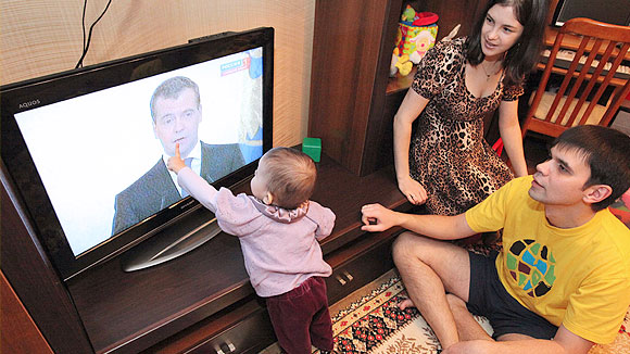 Операторы платного телевидения обвинили «Триколор ТВ» в демпинге
